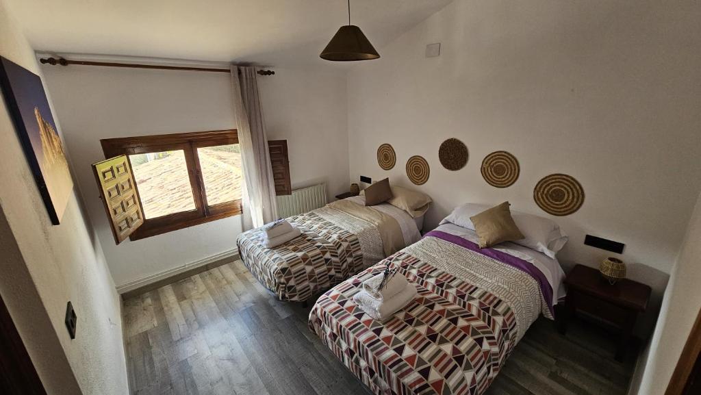 Habitación doble vistas montaña Hostal al Tajo