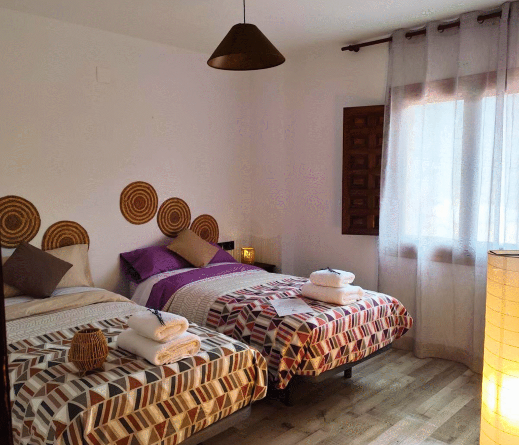Habitación doble vistas montaña Hostal Al Tajo