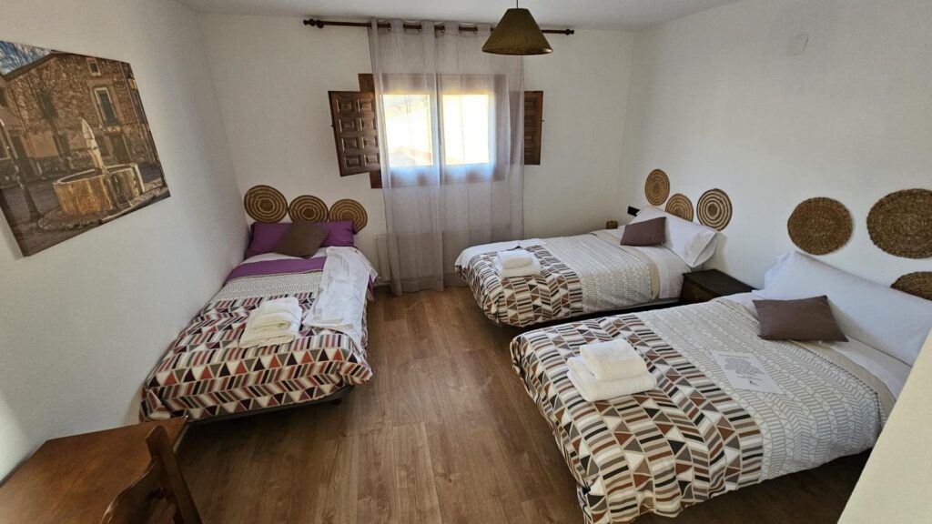 Habitación Triple Hostal Al Tajo