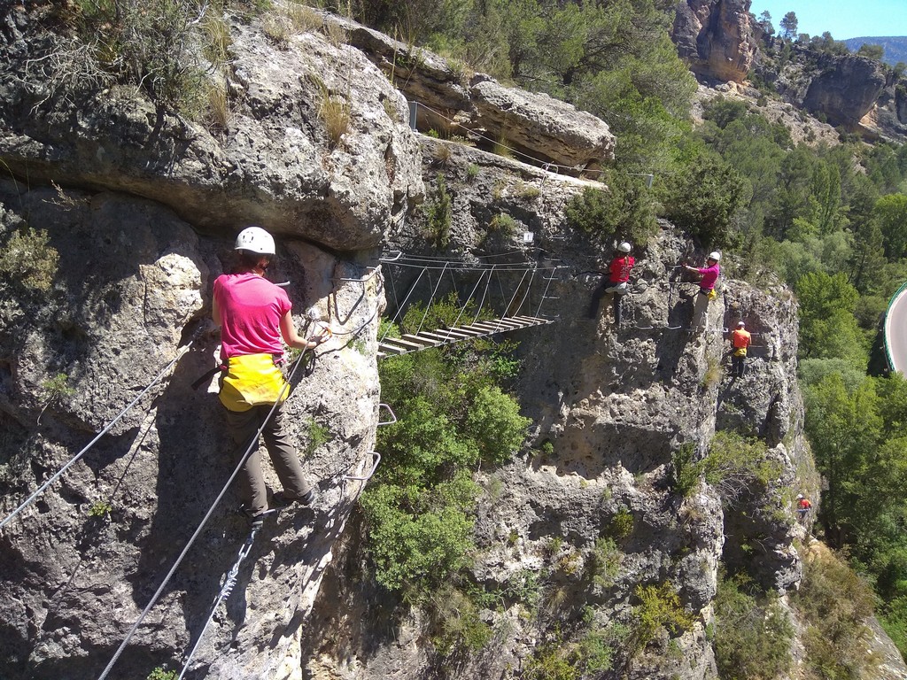 alto_tajo_vias_ferratas_guadalajara_hostal Al Tajo